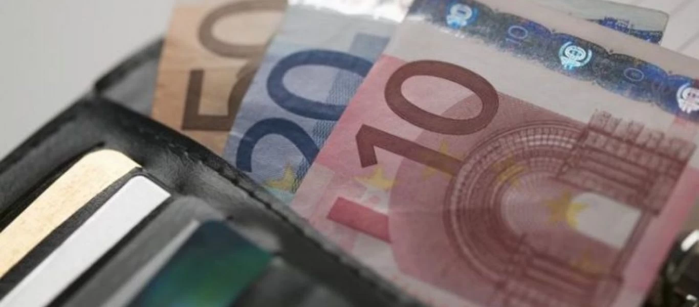 Έκτακτο βοήθημα σε υγειονομικούς, χαμηλοσυνταξιούχους & άτομα με αναπηρία - Οι δικαιούχοι, τα κριτήρια και τα ποσά